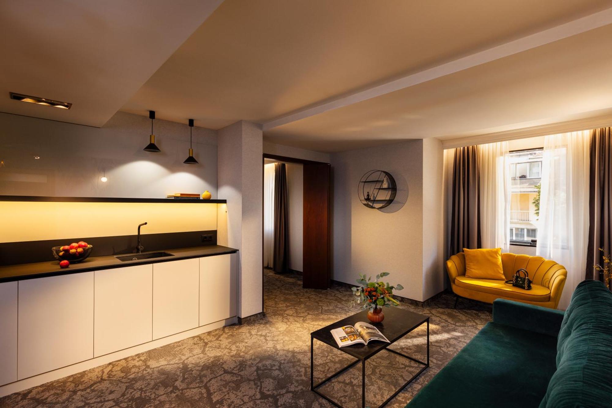 Rosslyn Thracia Hotel Sofia Exterior photo